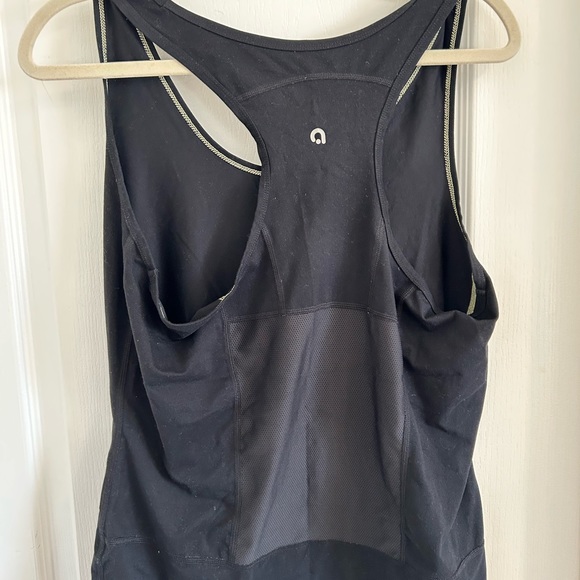 Hyba Workout Top - Picture 2 of 2